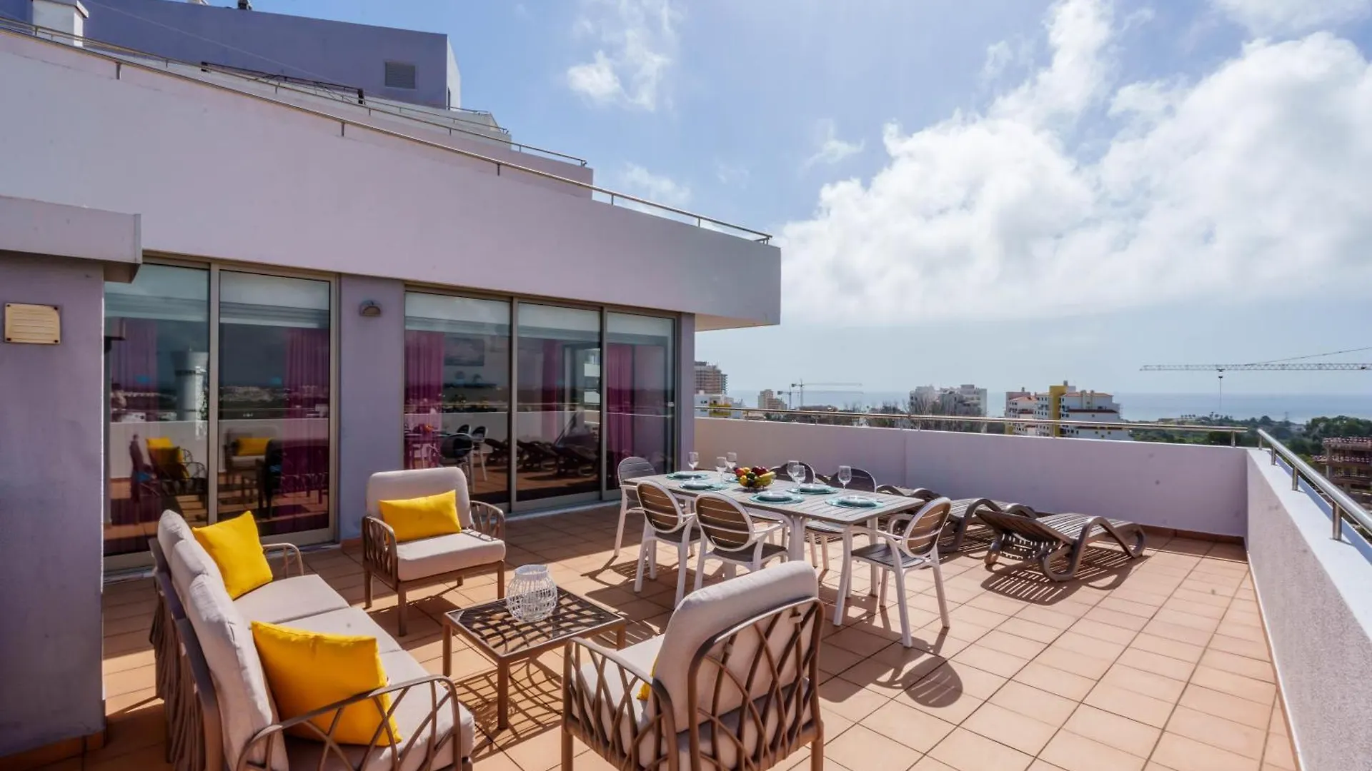 Spectacular 2 Bed Apartment, Huge Terrace And Sea View Portimão