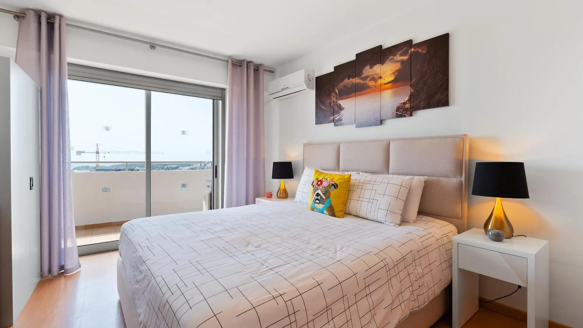 Spectacular 2 Bed Apartment, Huge Terrace And Sea View Portimão Apartmán