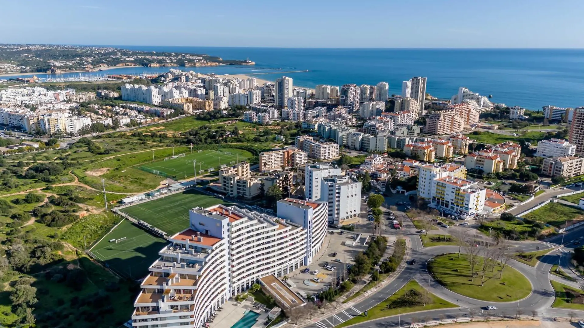 Spectacular 2 Bed Apartment, Huge Terrace And Sea View Portimao
