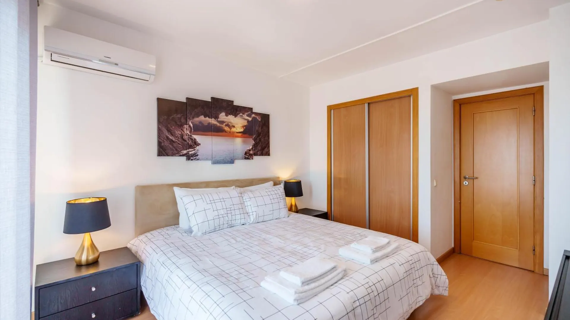 Apartment Spectacular 2 Bed Apartment, Huge Terrace And Sea View Portimao