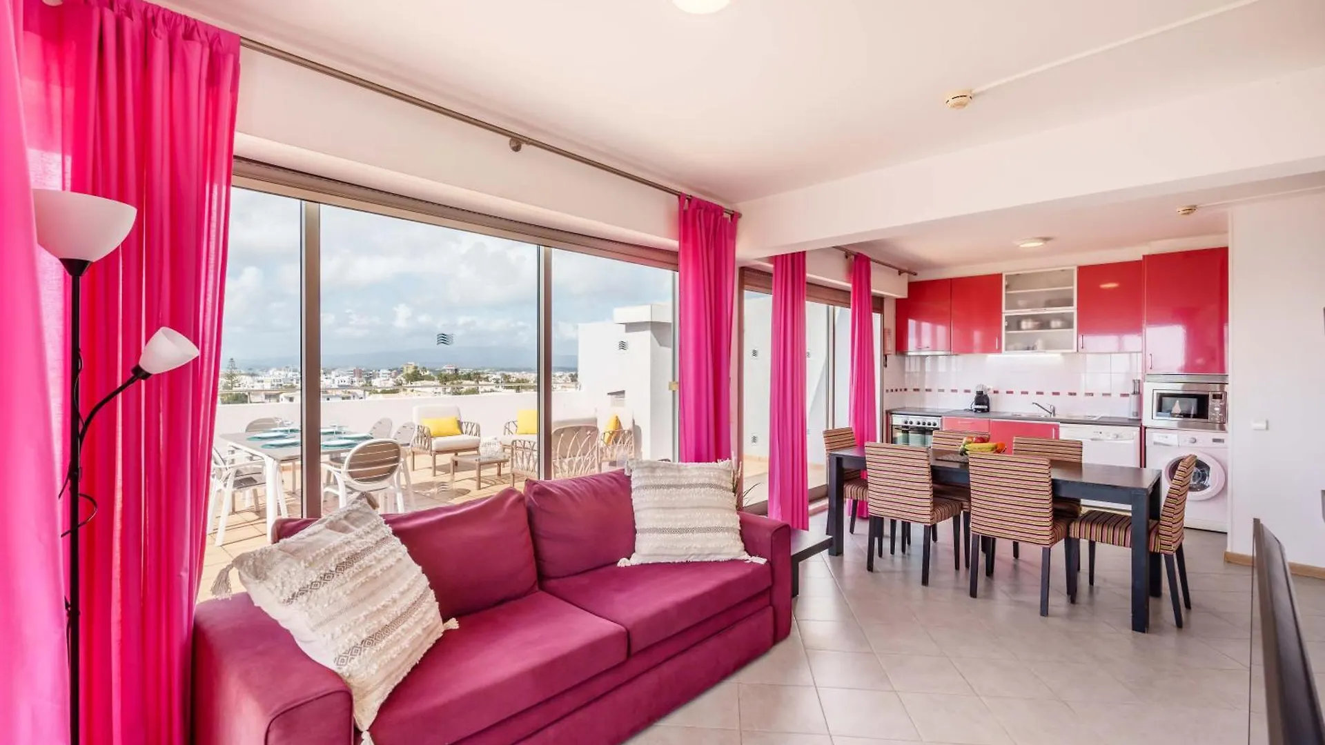 Apartment Spectacular 2 Bed Apartment, Huge Terrace And Sea View Portimao
