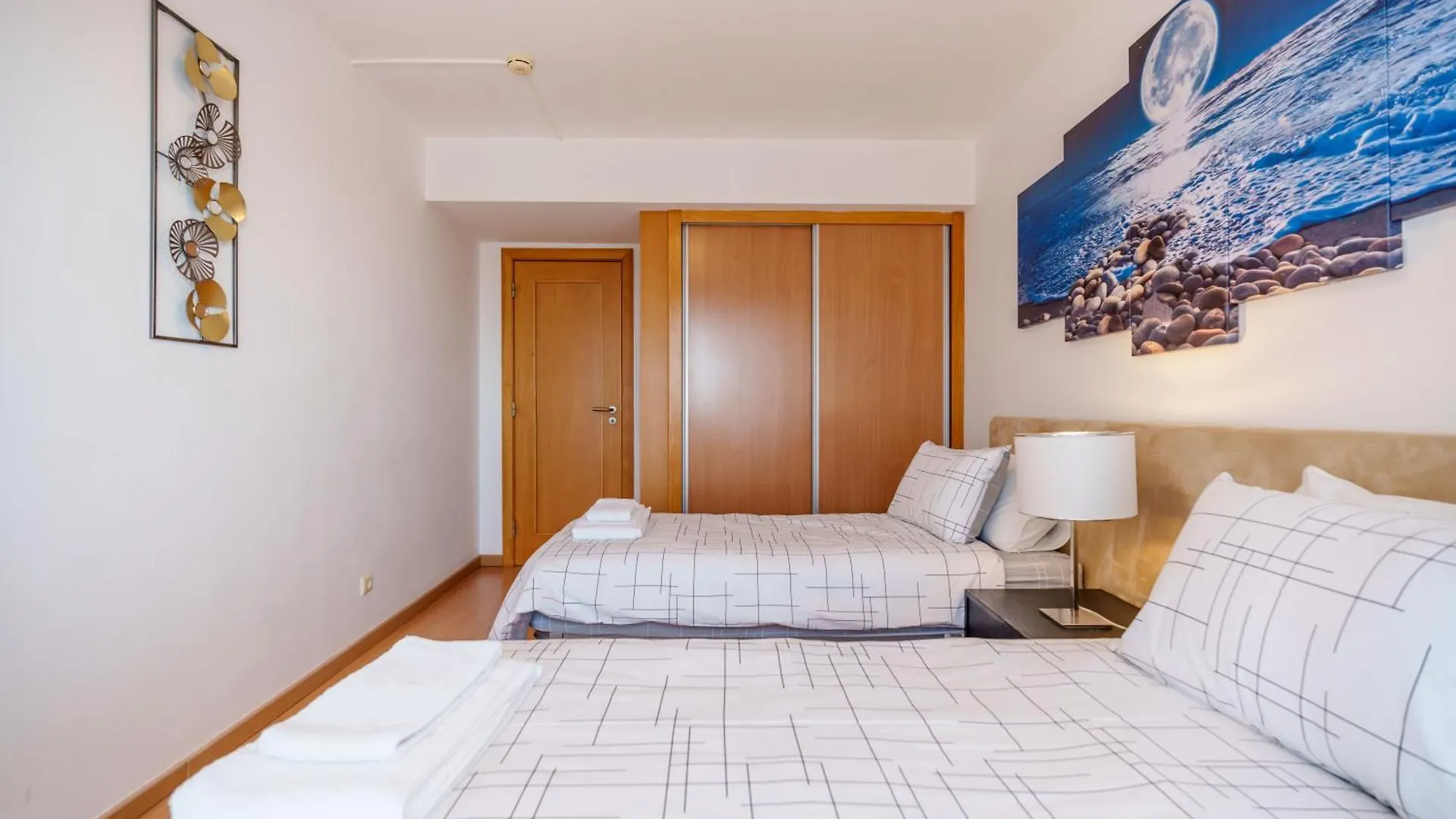 Spectacular 2 Bed Apartment, Huge Terrace And Sea View Portimao 0*,