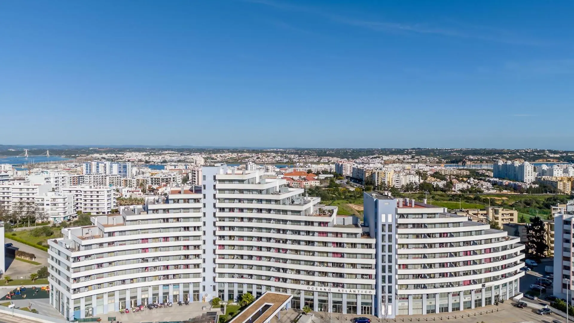 Spectacular 2 Bed Apartment, Huge Terrace And Sea View Portimao 0*,