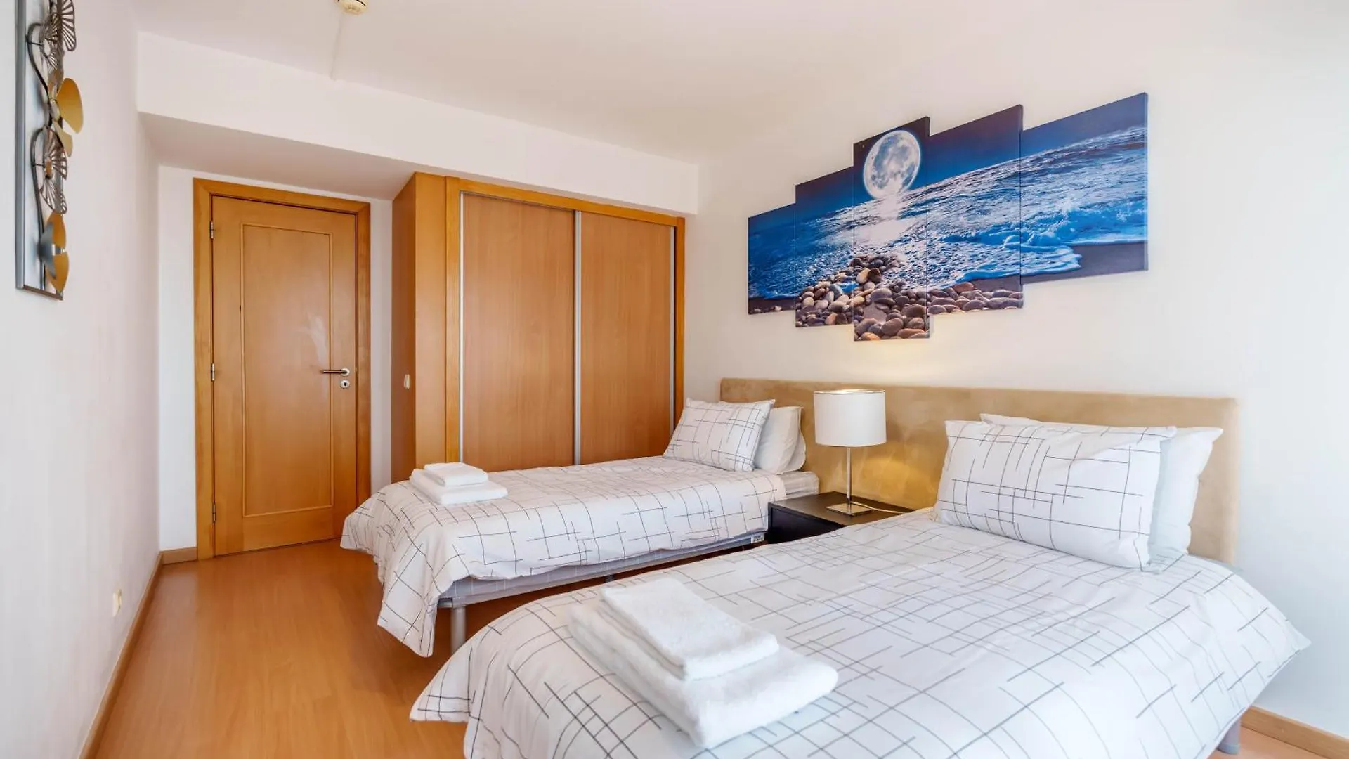 Spectacular 2 Bed Apartment, Huge Terrace And Sea View Portimao